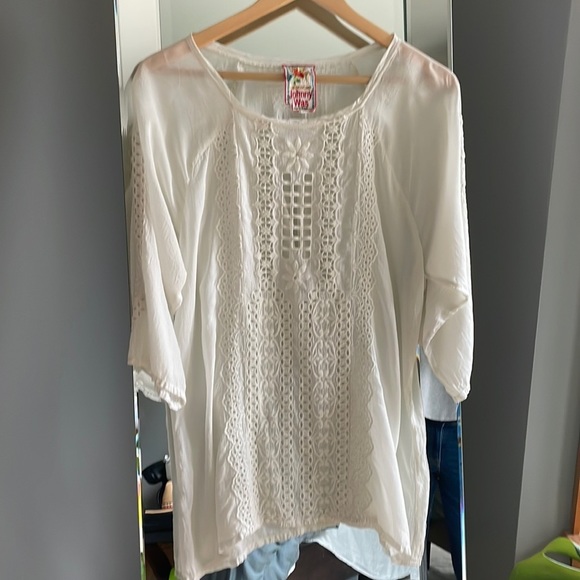 Johnny Was Tops - - Johnny Was medium white top